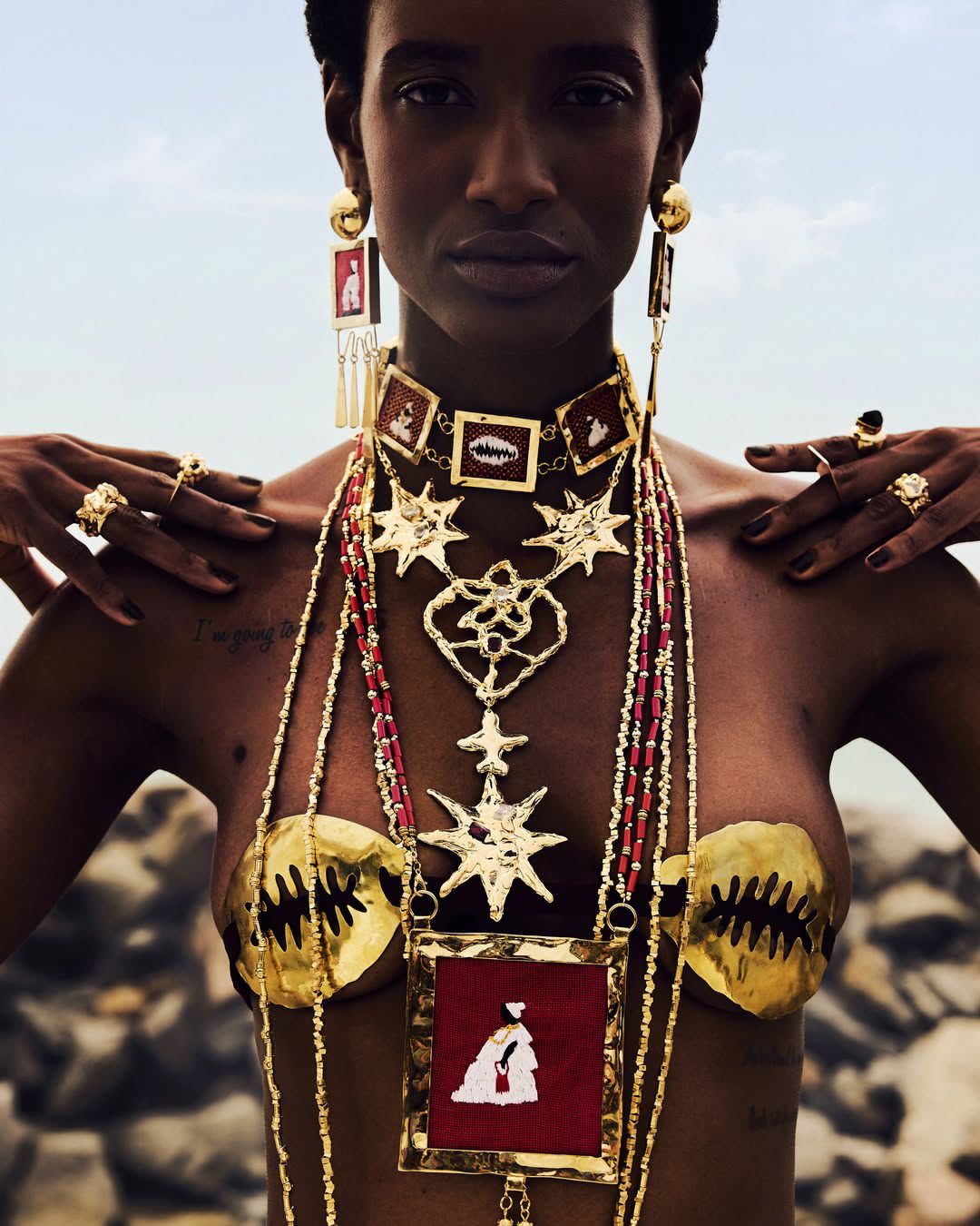 Artesanato da Bahia chega à capa da Vogue e ganha destaque na Moda Autoral Brasileira