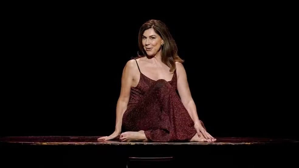Angela Dippe apresenta o monólogo "Da Puberdade à Menopausa" em Salvador